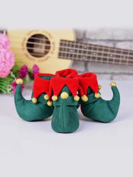 Factory Direct New Christmas Dog Shoes Trend Flannel Personality Design Wholesale Pet Shoes